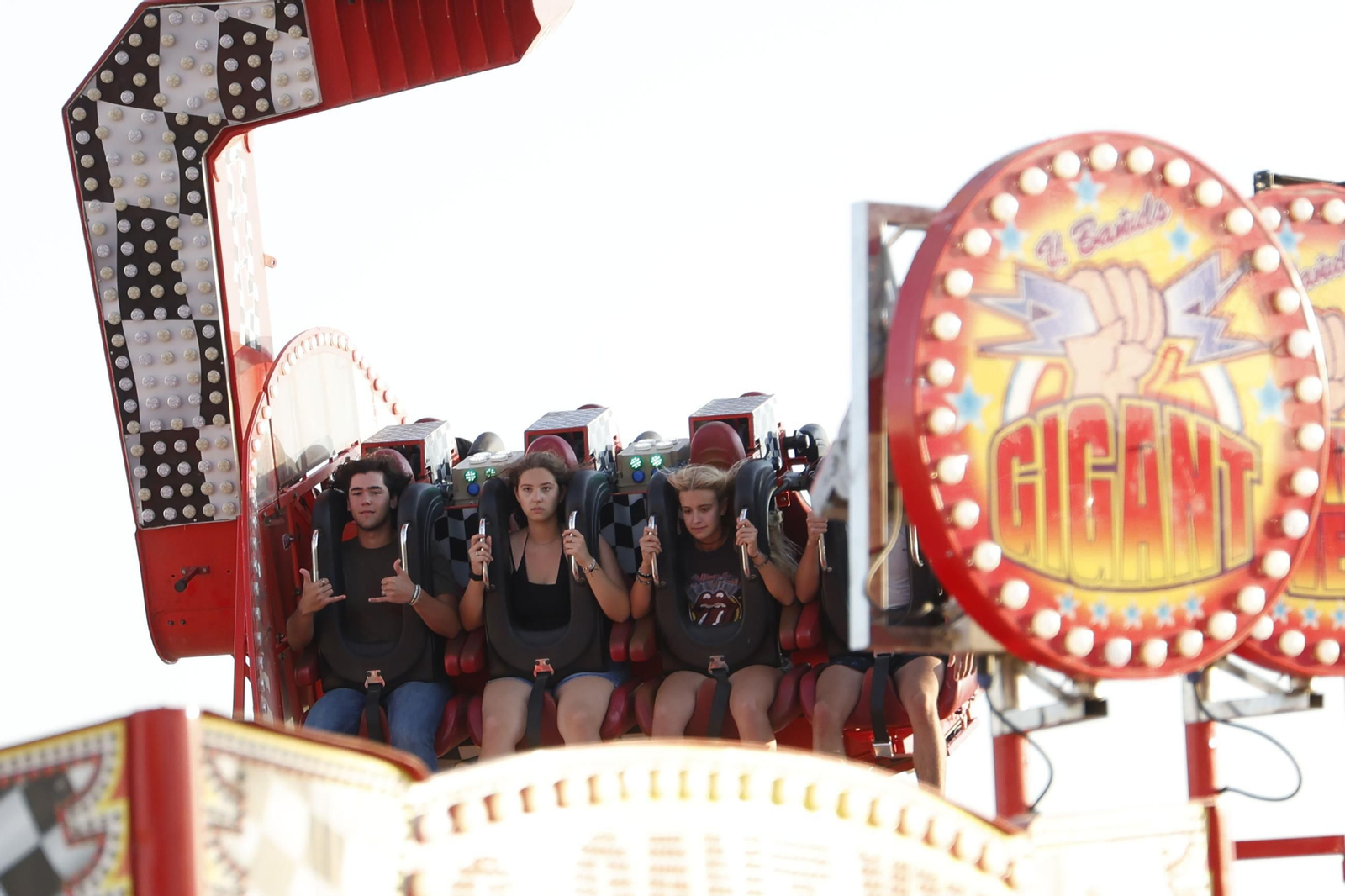 Búscate en las fotos del lunes de la Feria de La Línea 2025