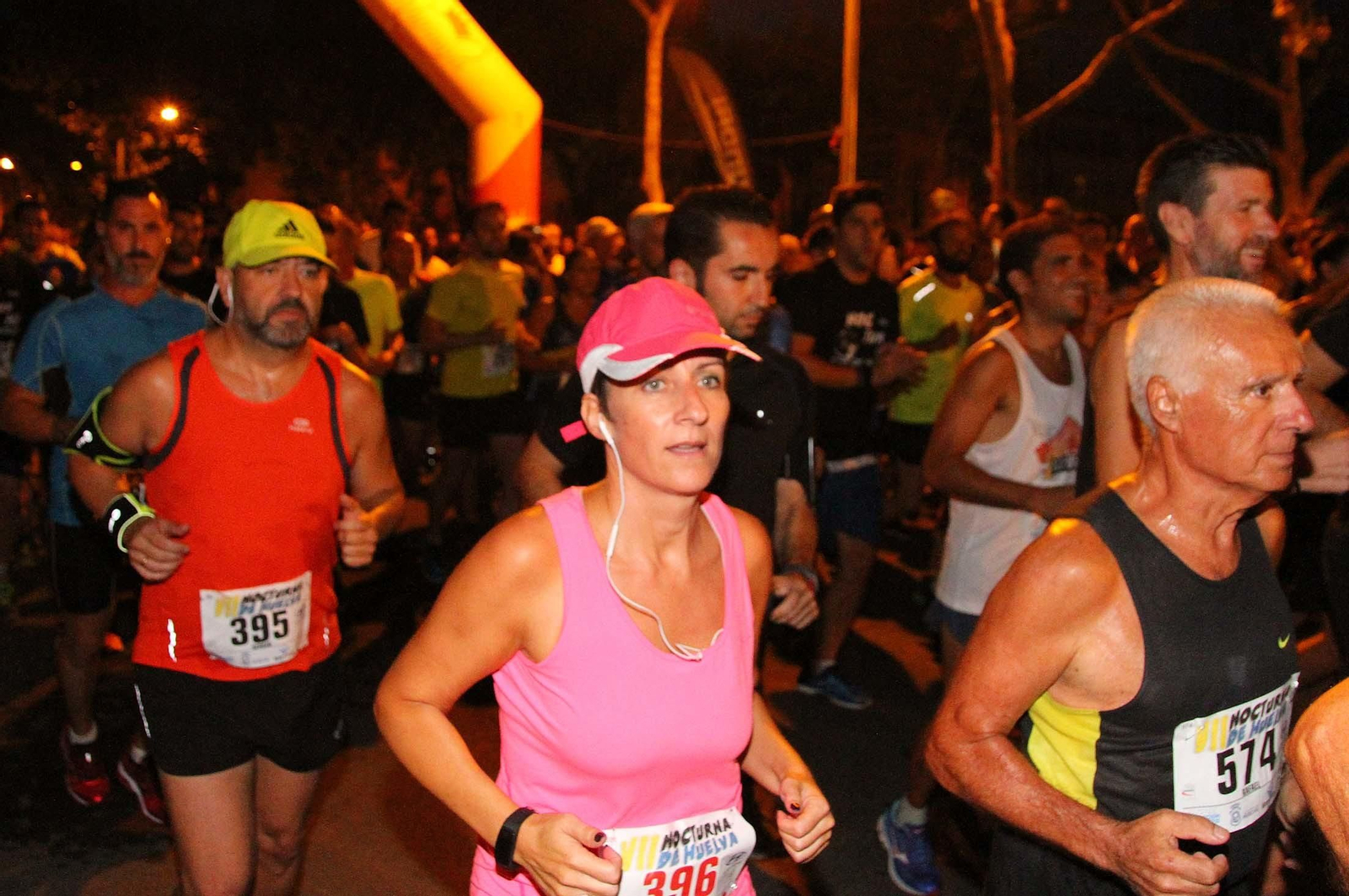 La VII Carrera Nocturna de Huelva en imágenes