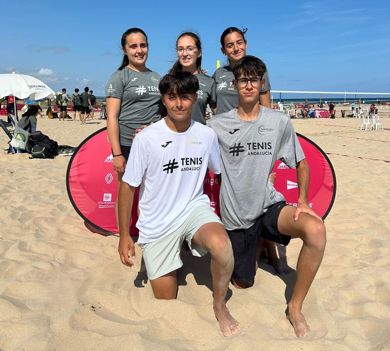 Algunos de los tenistas almerienses que acudieron al Campeonato de España de Tenis Playa.