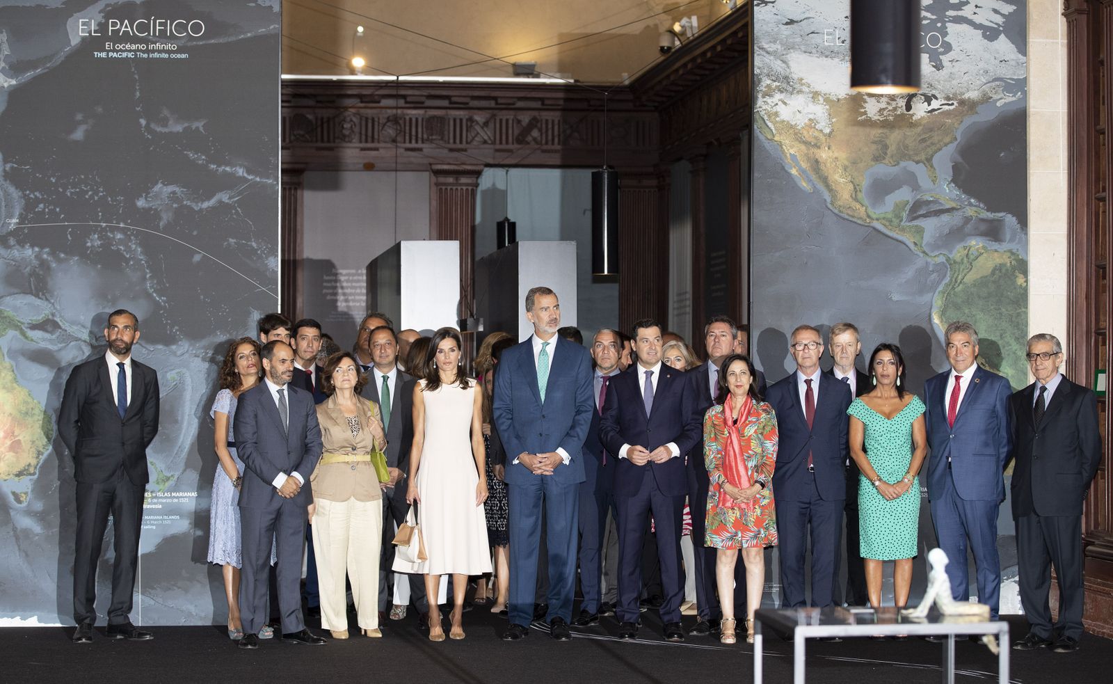 La visita de los Reyes a la exposición 'El viaje más largo', en imágenes