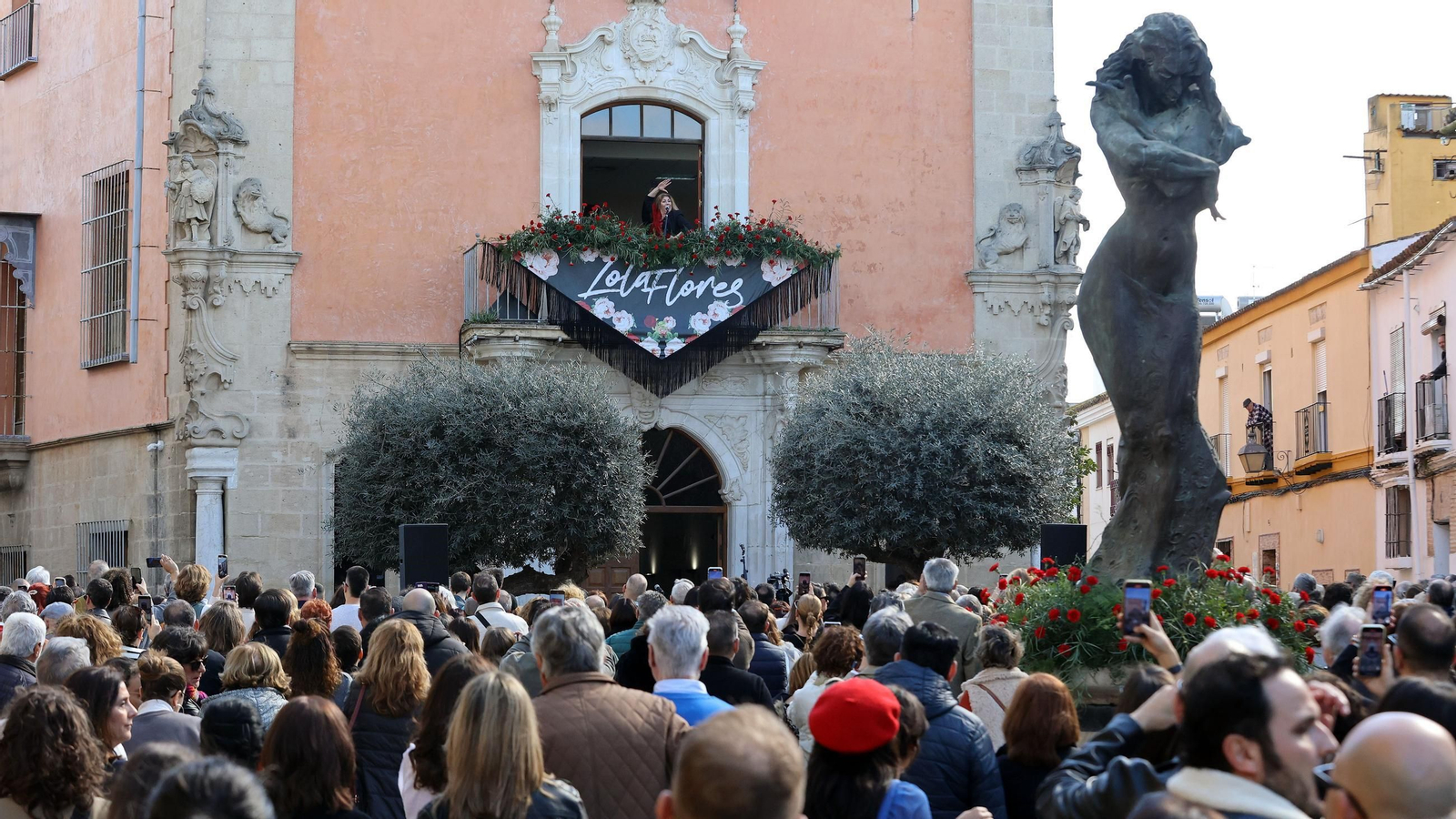 Imágenes de los balcones de Lola Flores en Jerez