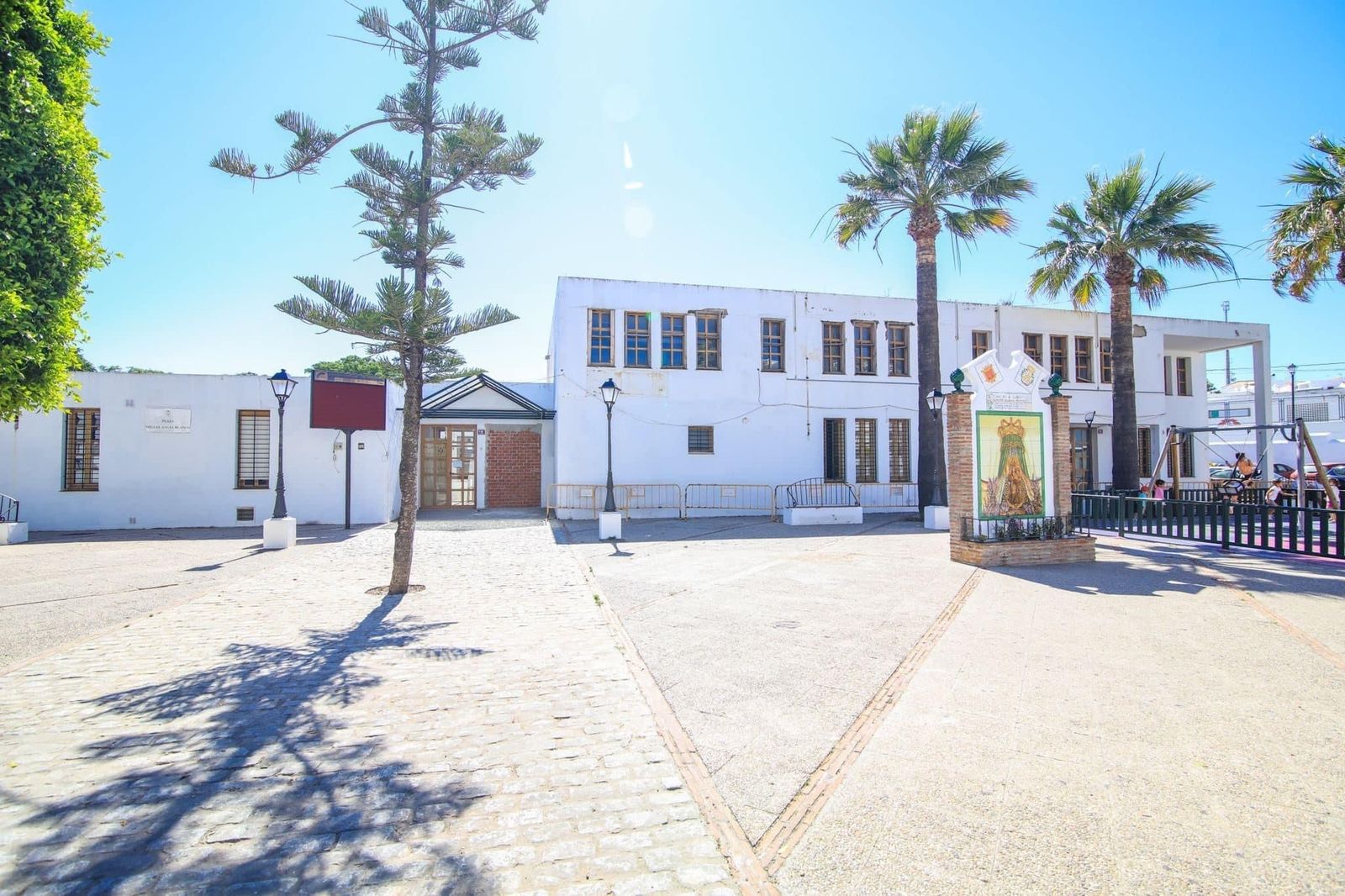 El antiguo centro de salud presenta un importante estado de deterioro.