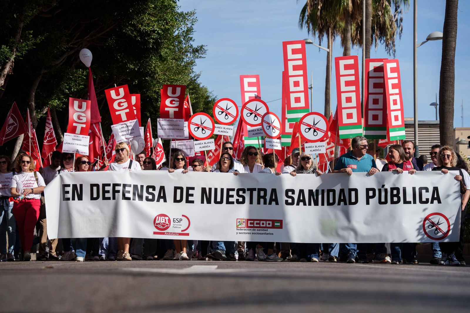 "La sanidad se defiende, gobierne quien gobierne", Almería se lanza a las calles por la sanidad pública