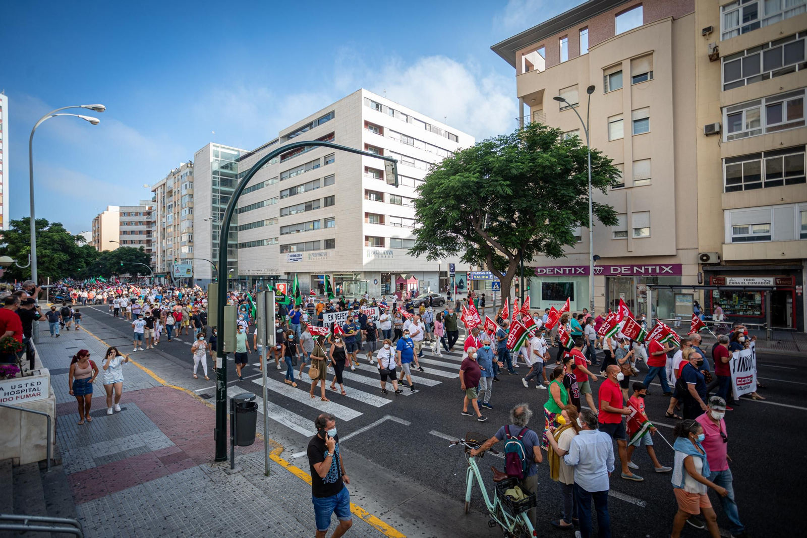 Las imágenes de la manifestación contra el cierre de Airbus Puerto Real