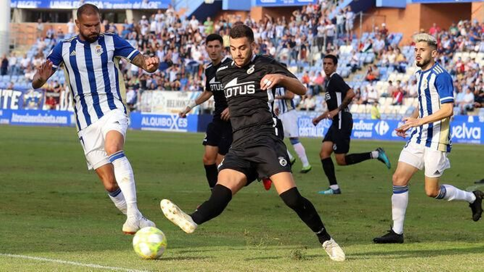 Luis Alcalde, durante un Recre-Balona