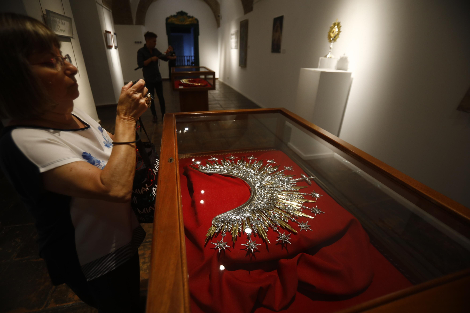 La hermandad de la Paz de Córdoba enseña los estrenos de la coronación, en imágenes