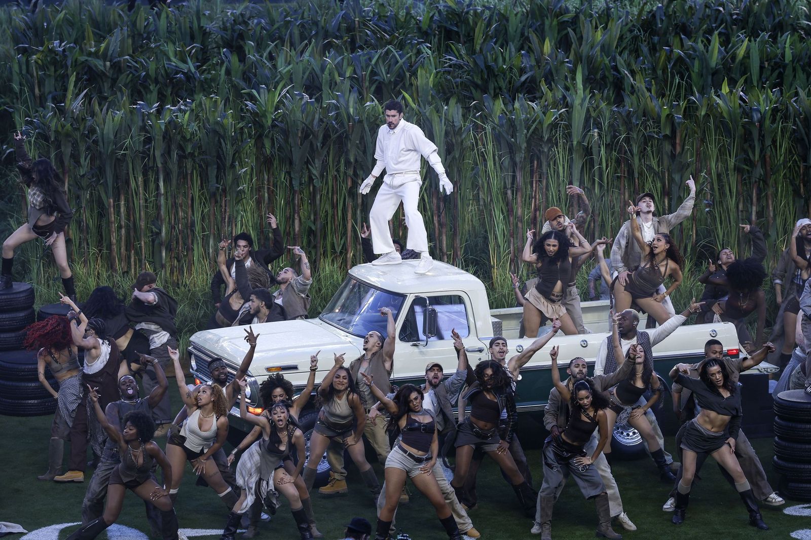 Las mejores fotos de la Super Bowl con la actuación de Bad Bunny