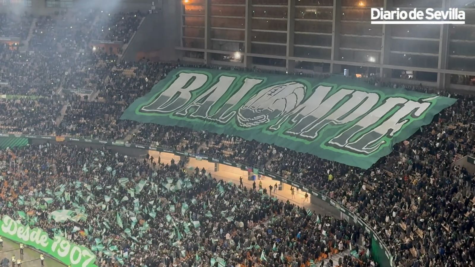 Así ha sido el espectáculo de luces y el tifo en el Betis-Villarreal
