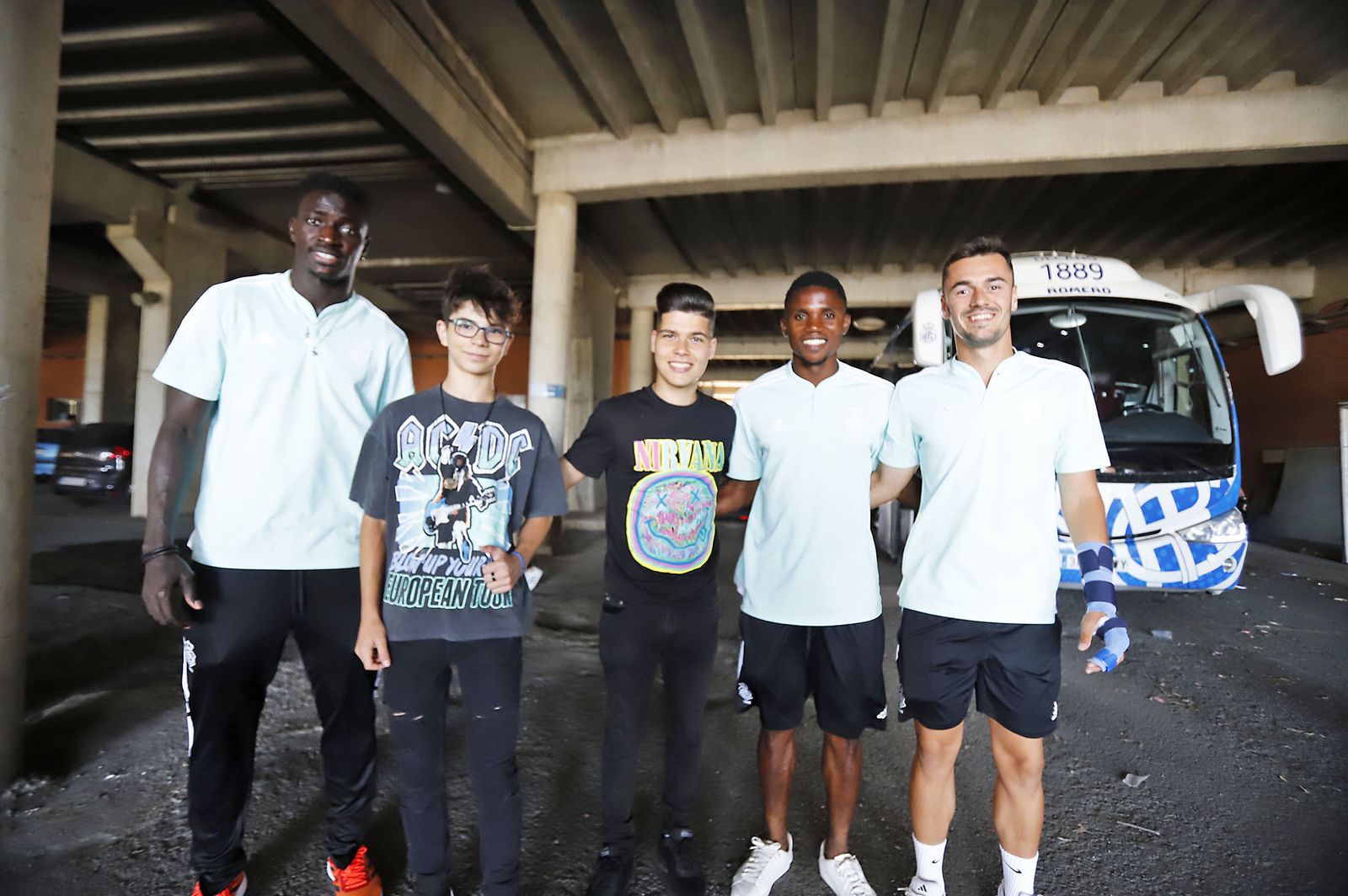 Imágenes de la salida del Recreativo de Huelva a Cáceres