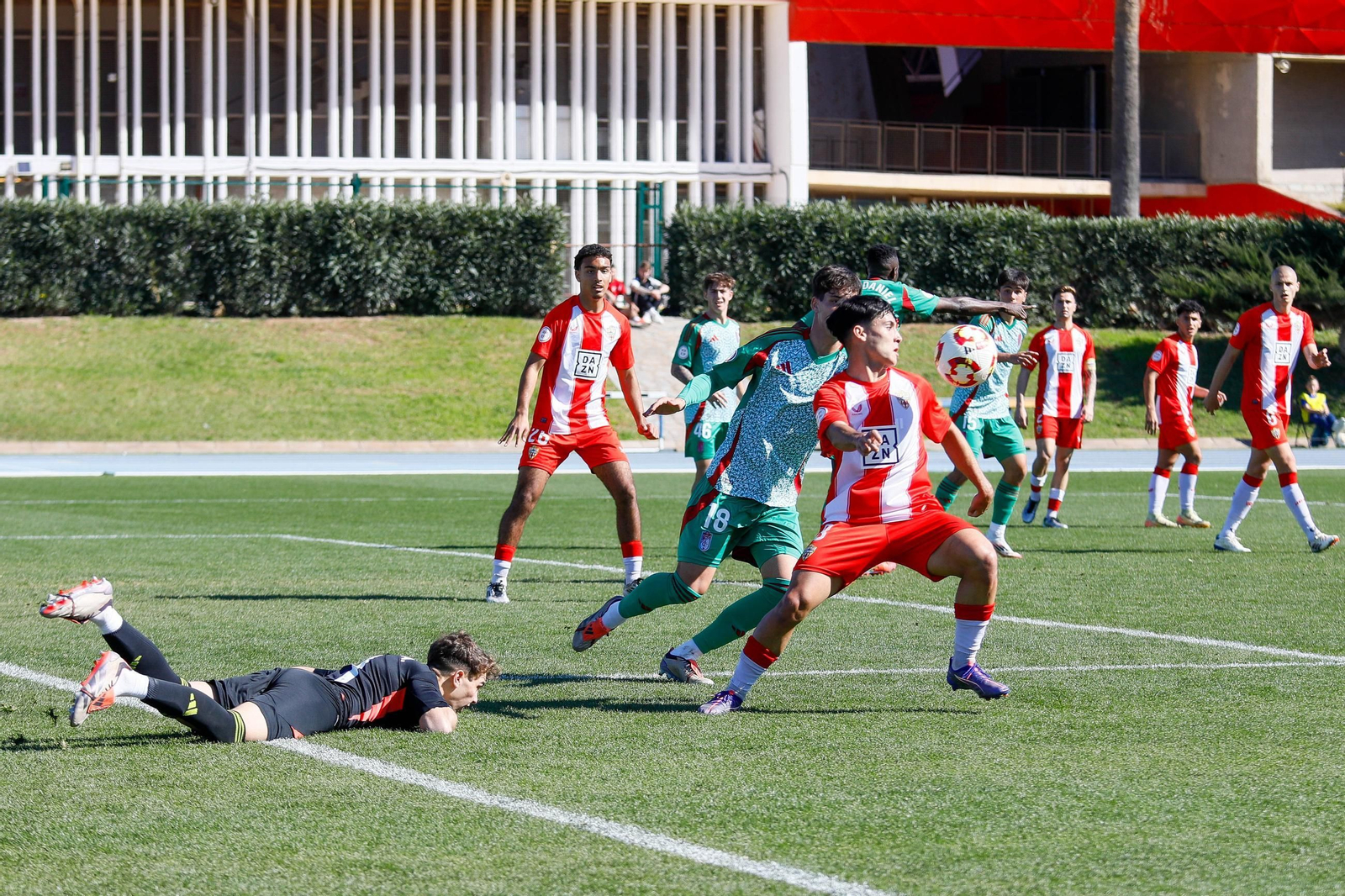 Las imágenes de Segunda RFEF entre Almeria B y recreativo de Granada
