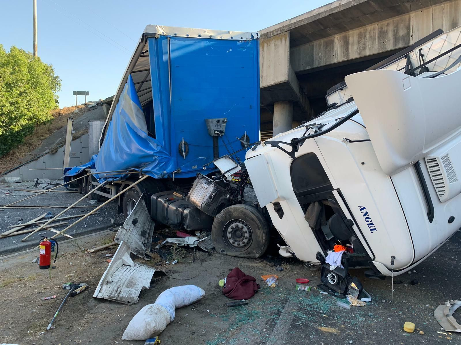 El camión accidentado.