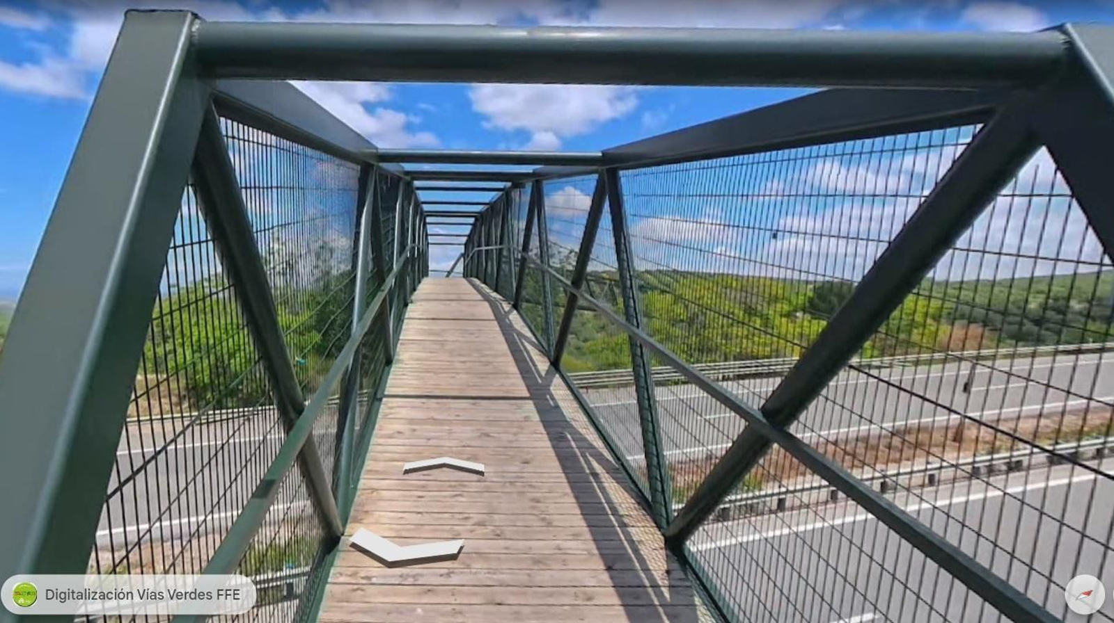 Uno de las pasarelas de la Vía Verde del Aceite.