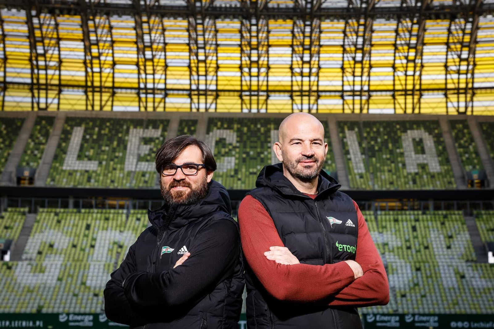 Alberto Vázquez, junto a David Badía, técnico del Lechia Gdansk. Alberto Vázquez, junto a David Badía, técnico del Lechia Gdansk.