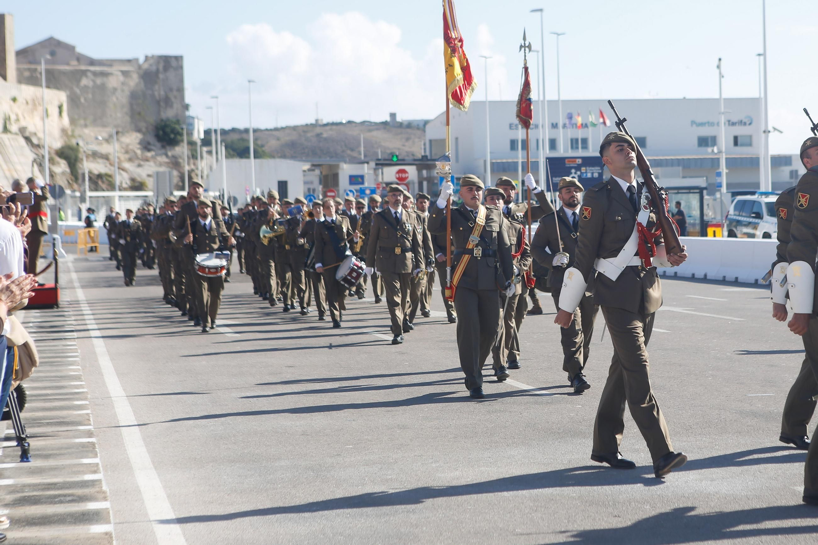 Las fotos de la jura de bandera civil en Tarifa