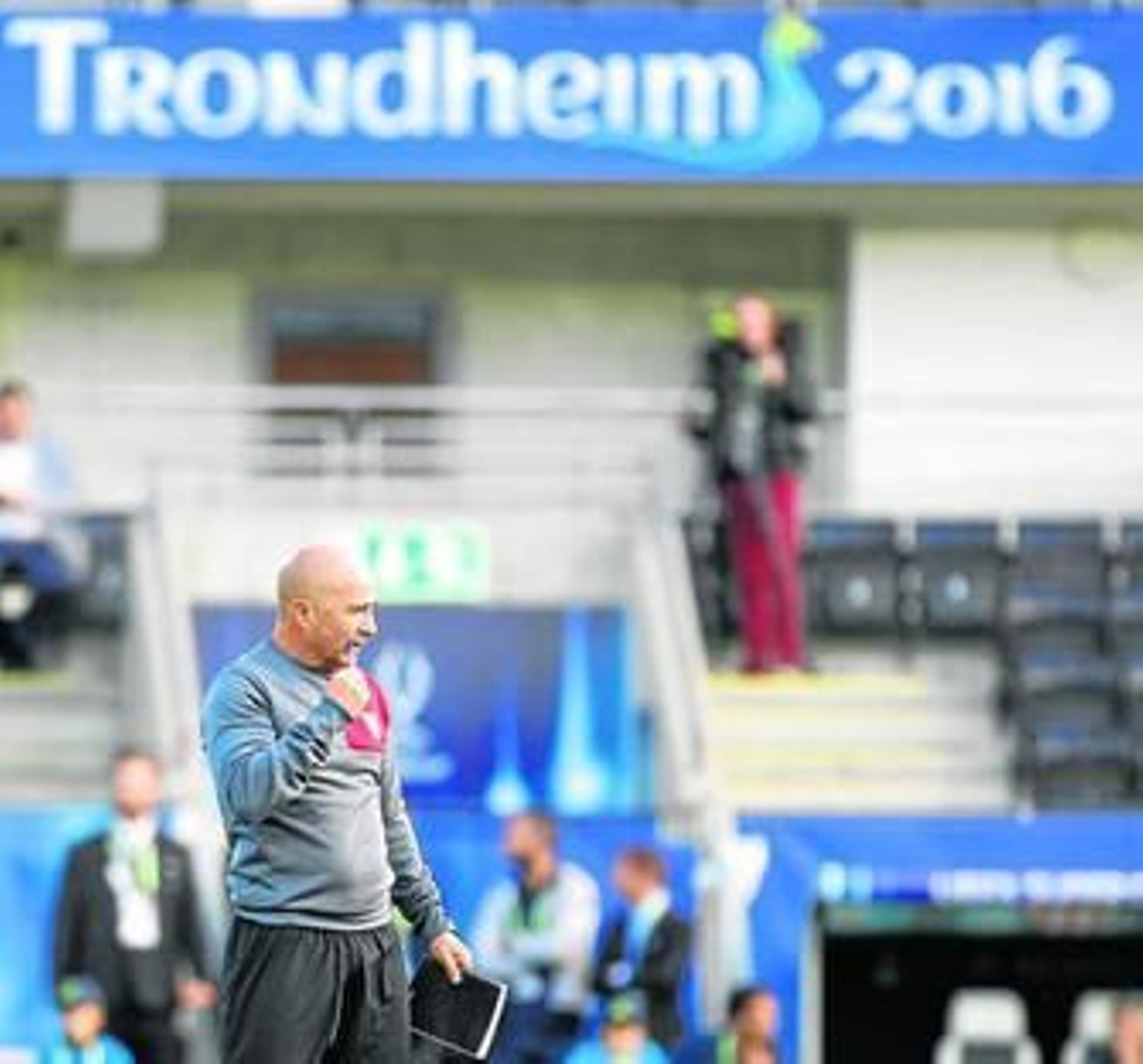 Jorge Sampaoli dirige el entrenamiento de los suyos en el Lerkendal Stadion.