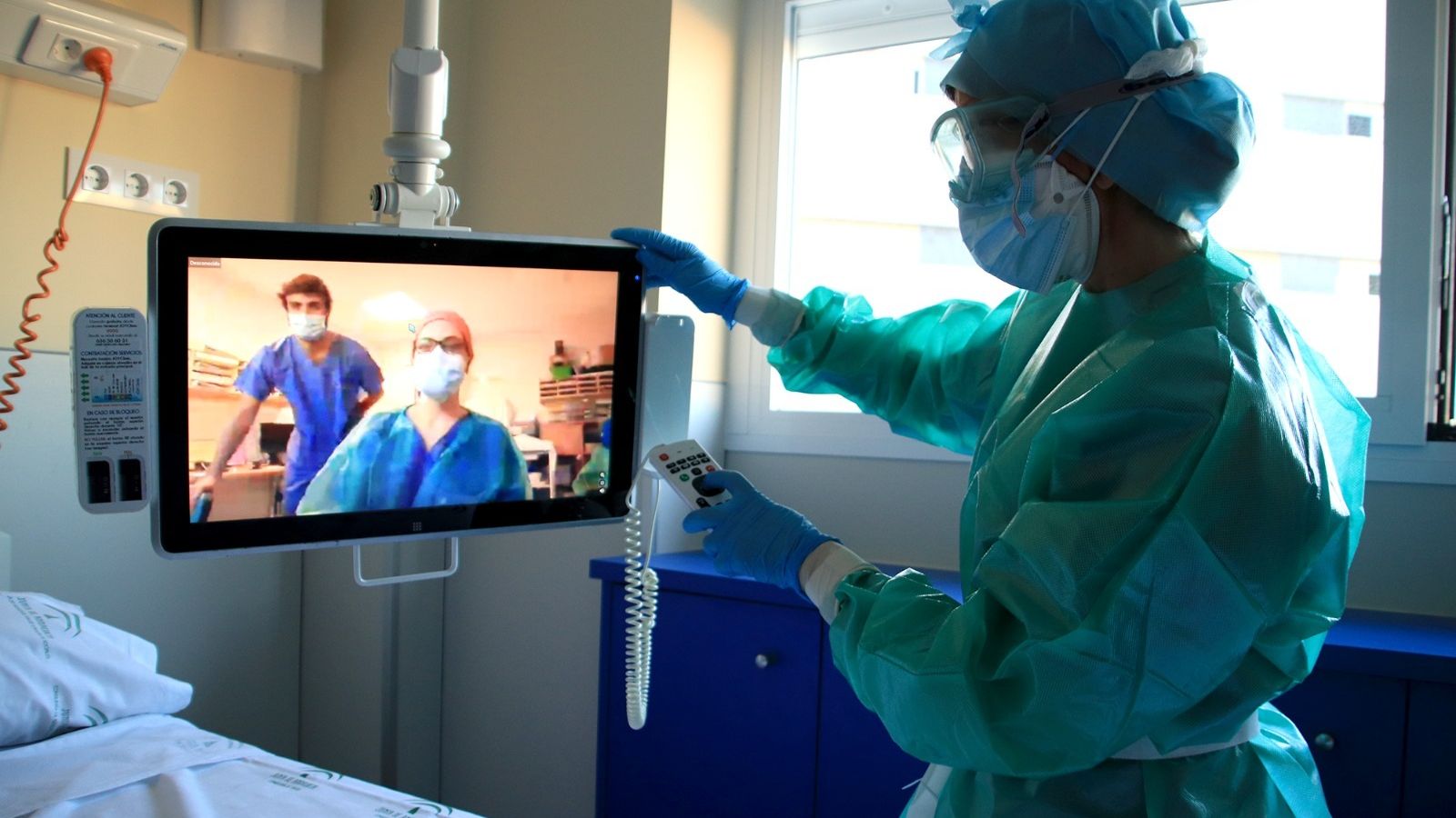 Pantallas de comunicación entre pacientes Covid y Enfermería en el Hospital Virgen Macarena.
