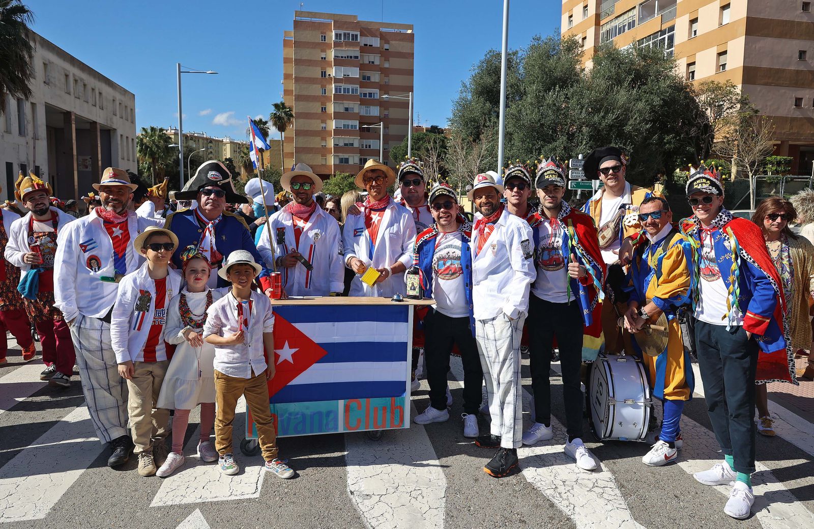 La cabalgata de agrupaciones del Carnaval de Algeciras, en imágenes