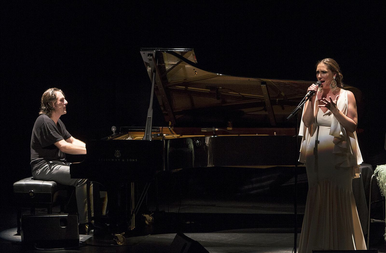 Marina Heredia y Dorantes en la presentación de 'Esencias' en Granada.