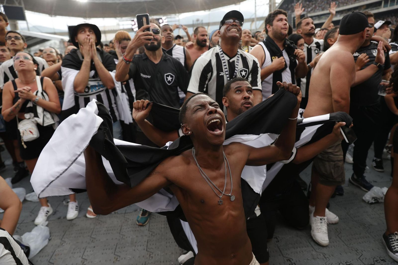 Las fotos de una final de la Libertadores histórica; Botafogo, campeón con 10, ante Atlético Mineiro