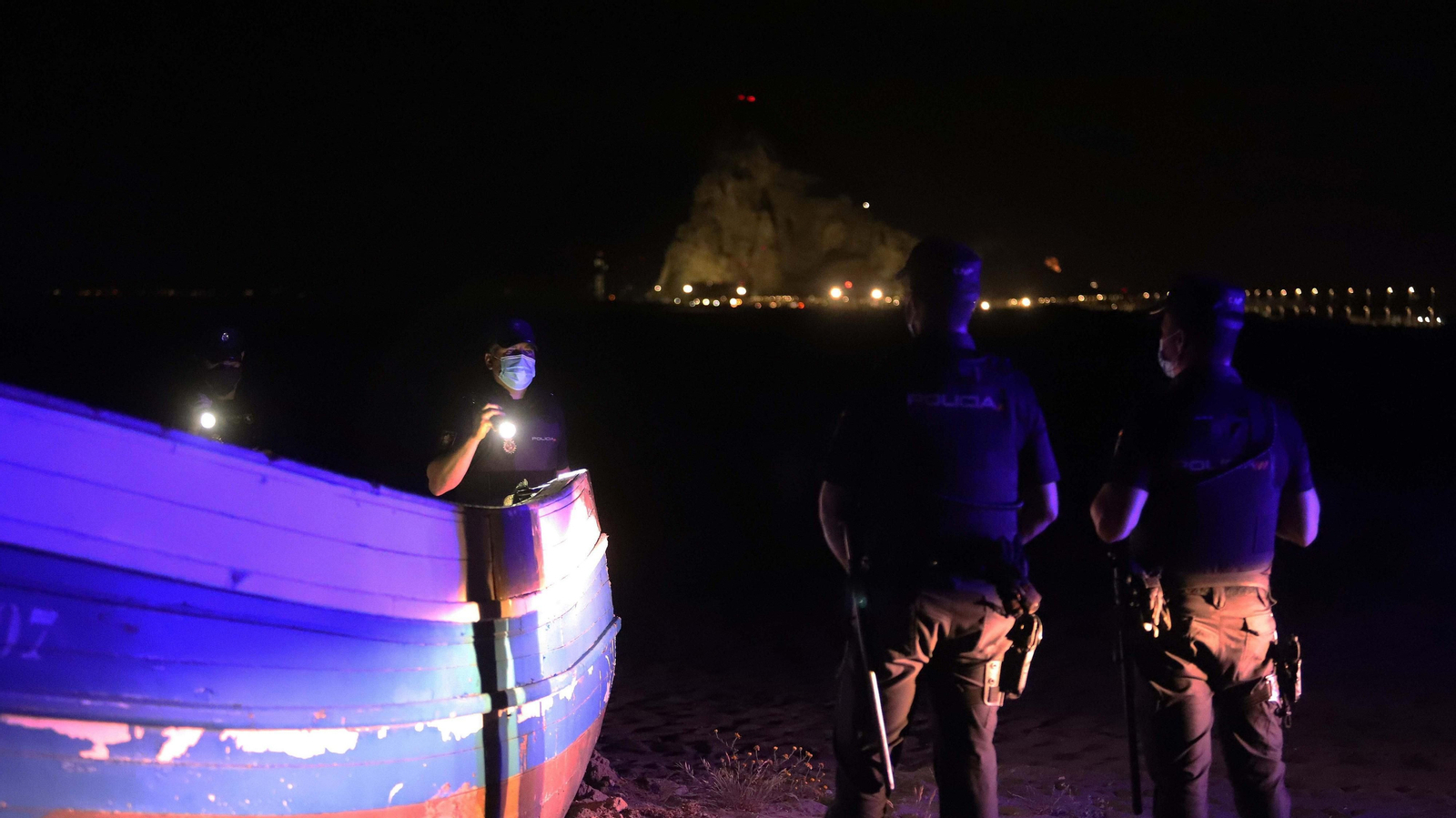 Fotos de una noche de patrulla con la Policía Nacional en La Línea