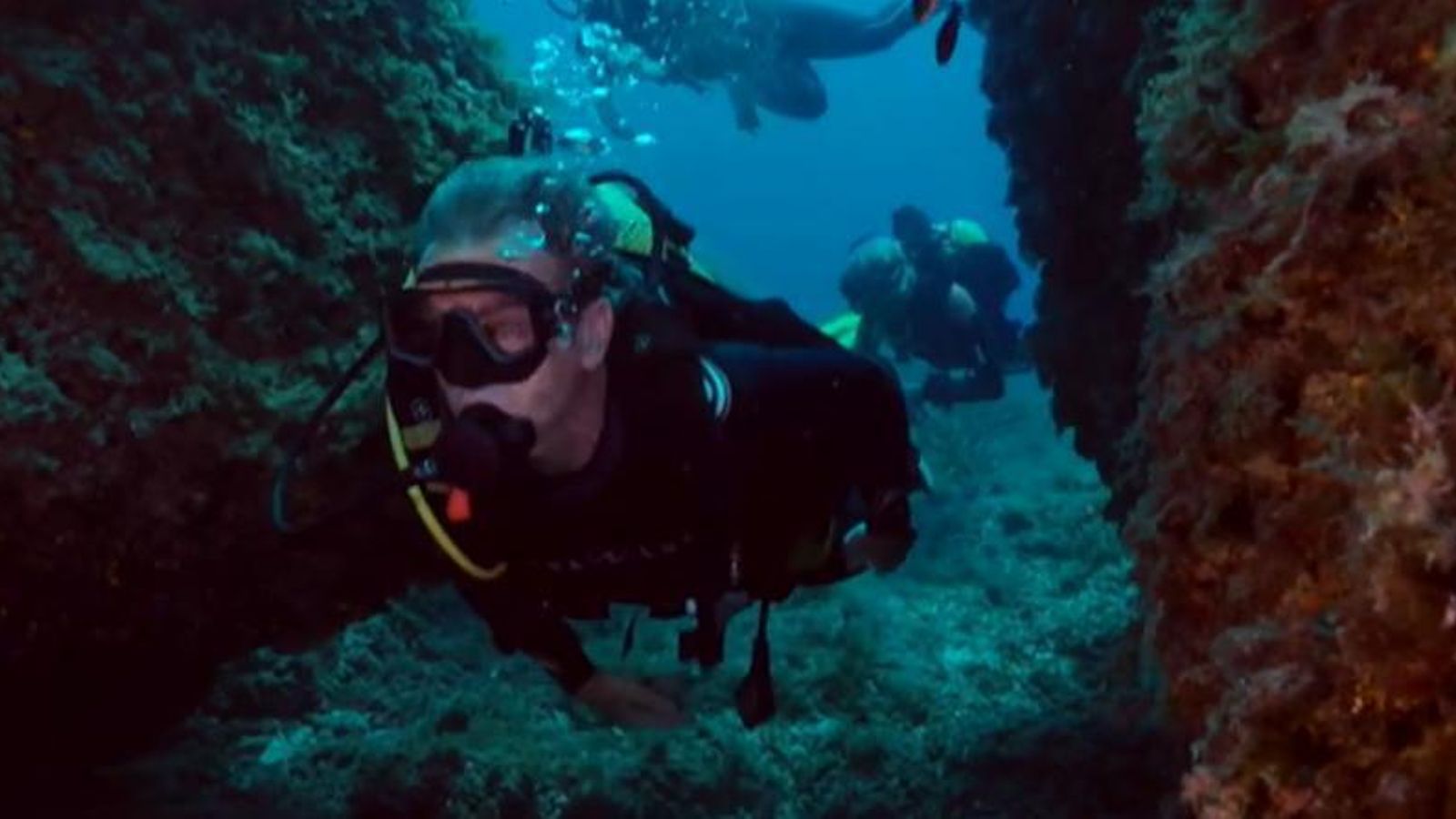 Fernando Simón en pleno buceo