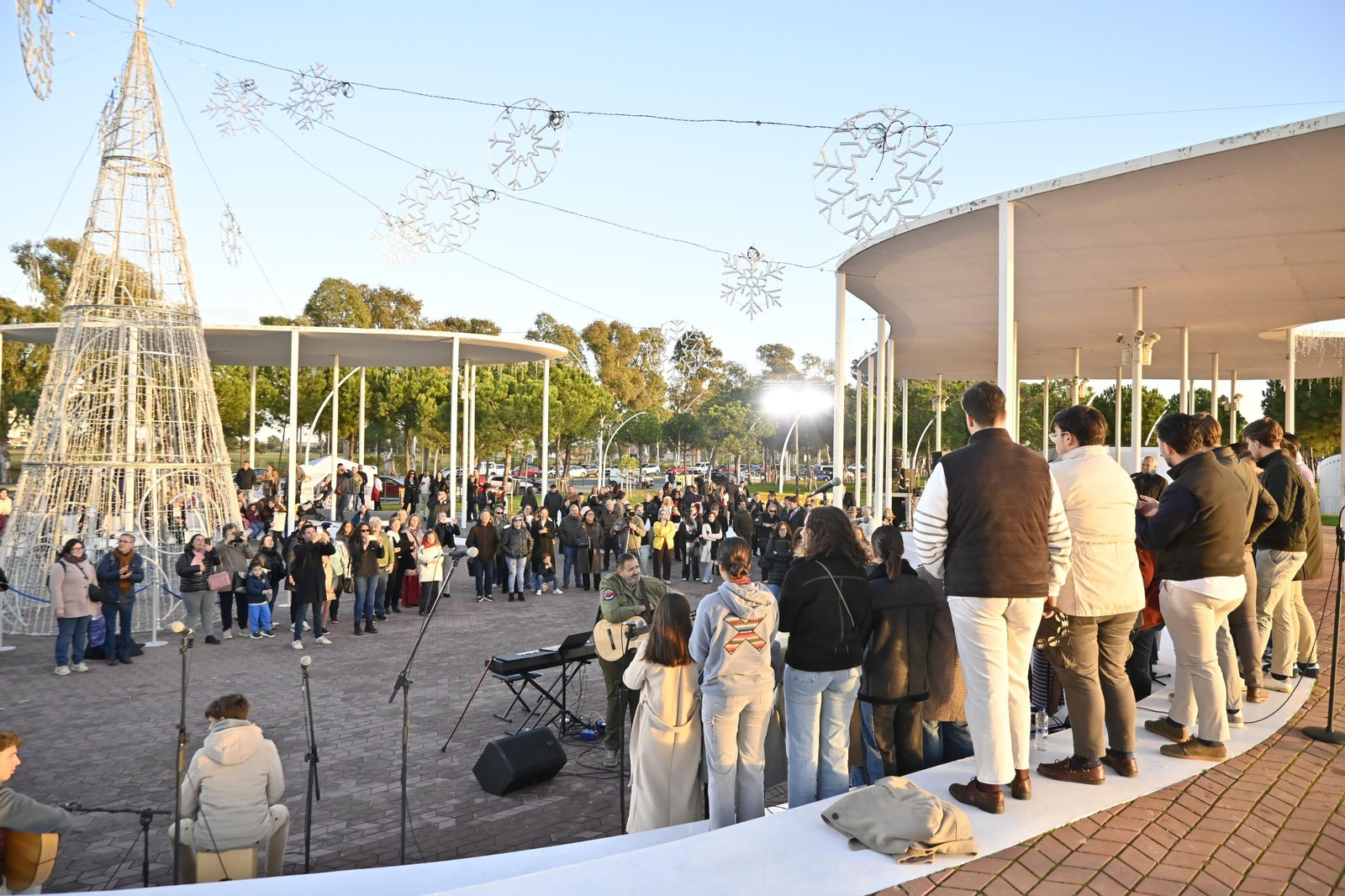 Inauguración de la iluminación navideña en el Paseo de la Ría del Puerto de Huelva 2025