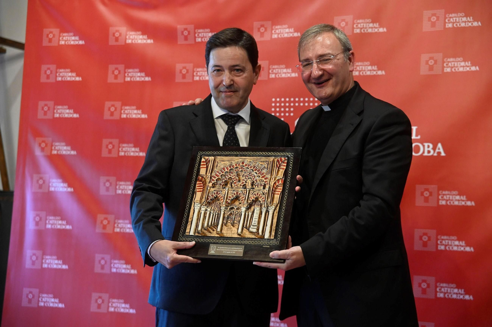 El reconocimiento a quienes lucharon contra el incendio de la Mezquita de Córdoba, en imágenes