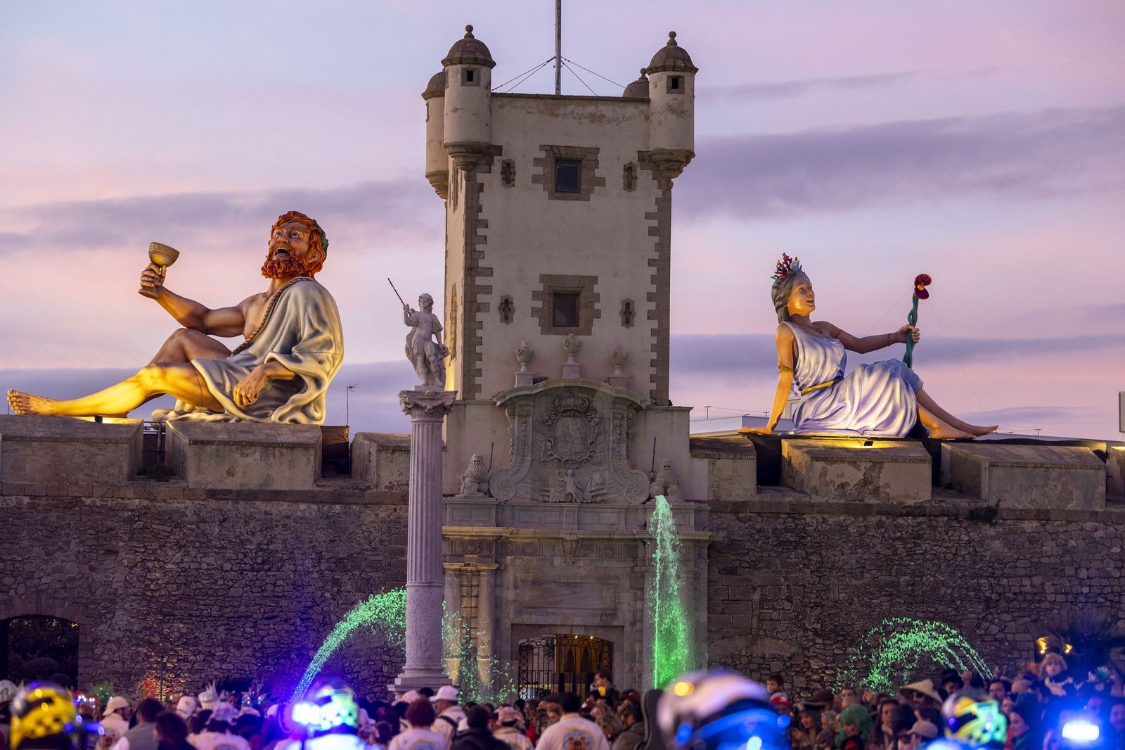 Las mejores imágenes de la Cabalgata del Carnaval de Cádiz 2026