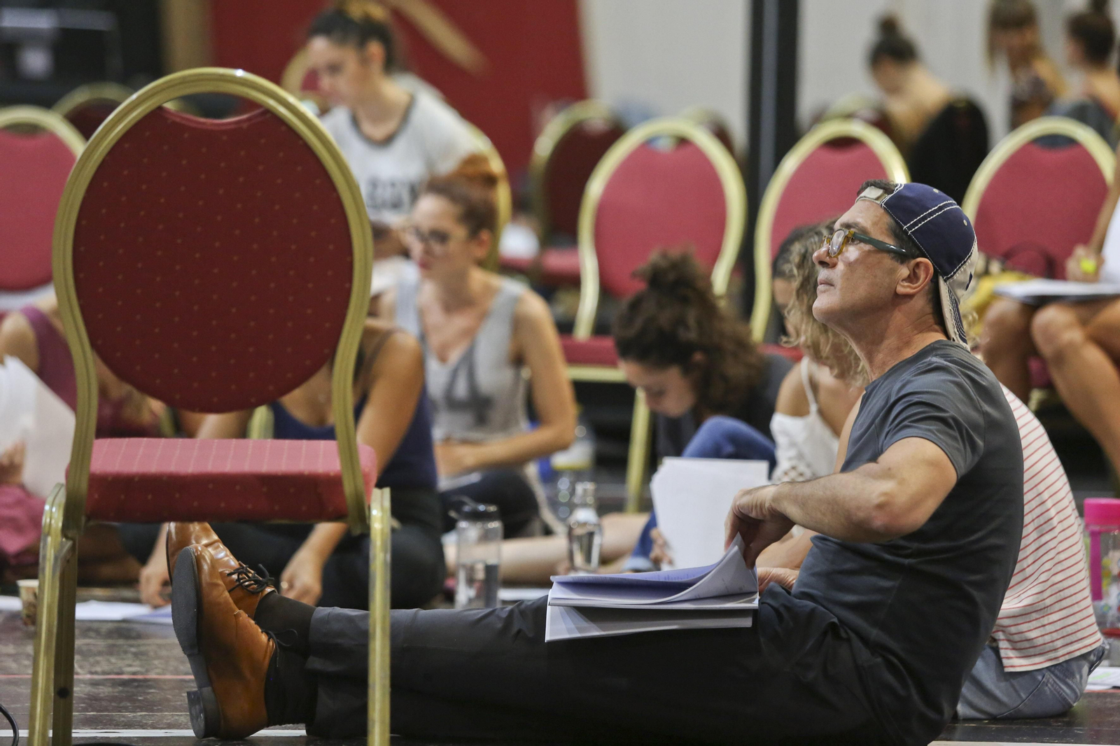 Ensayo con Antonio Banderas de la obra que estrenará el Teatro del Soho