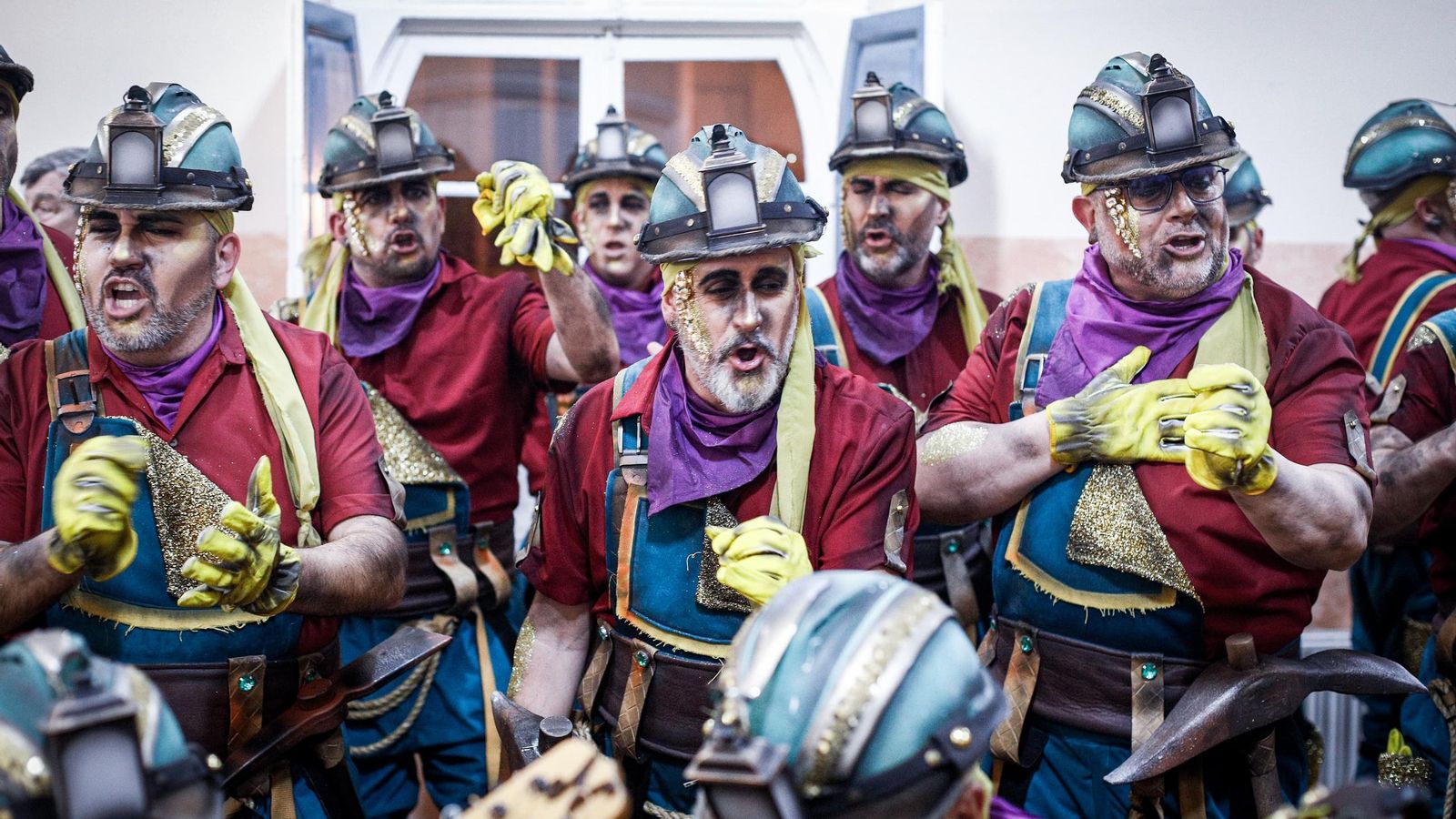 Búscate entre las mejores imágenes de la primera sesión de cuartos de final del COAC 2025