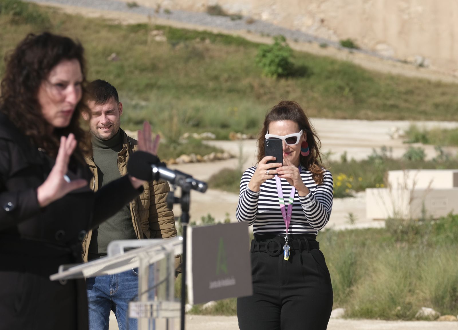 Imágenes de 'Versos por la Paz', en el Parque de La Hoya de Almería