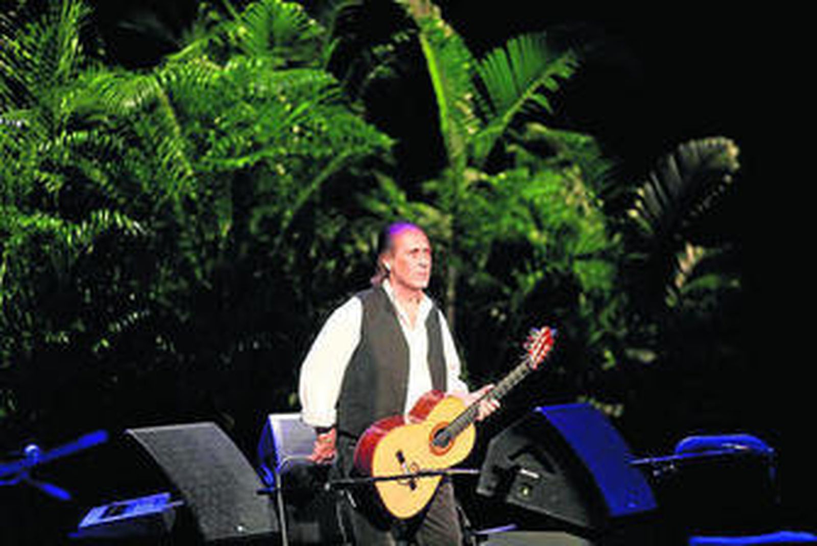 Paco de Lucía, en un recital de su gira.