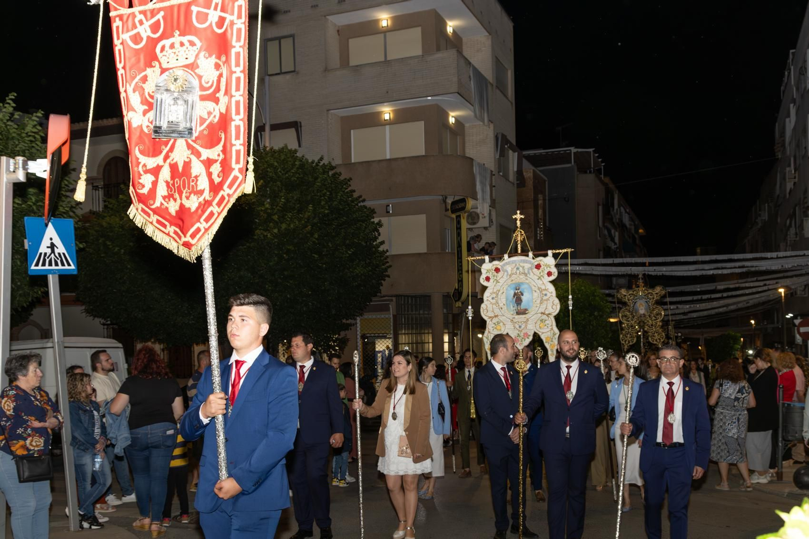 Santa Ana, patrona de Torredelcampo, recibe el bastón de mando como Alcaldesa Perpetua.