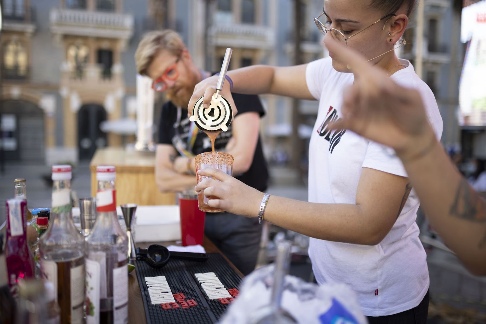 El Bar Berlín muestra su "coctelería cervecera" en la Plaza de las Monjas