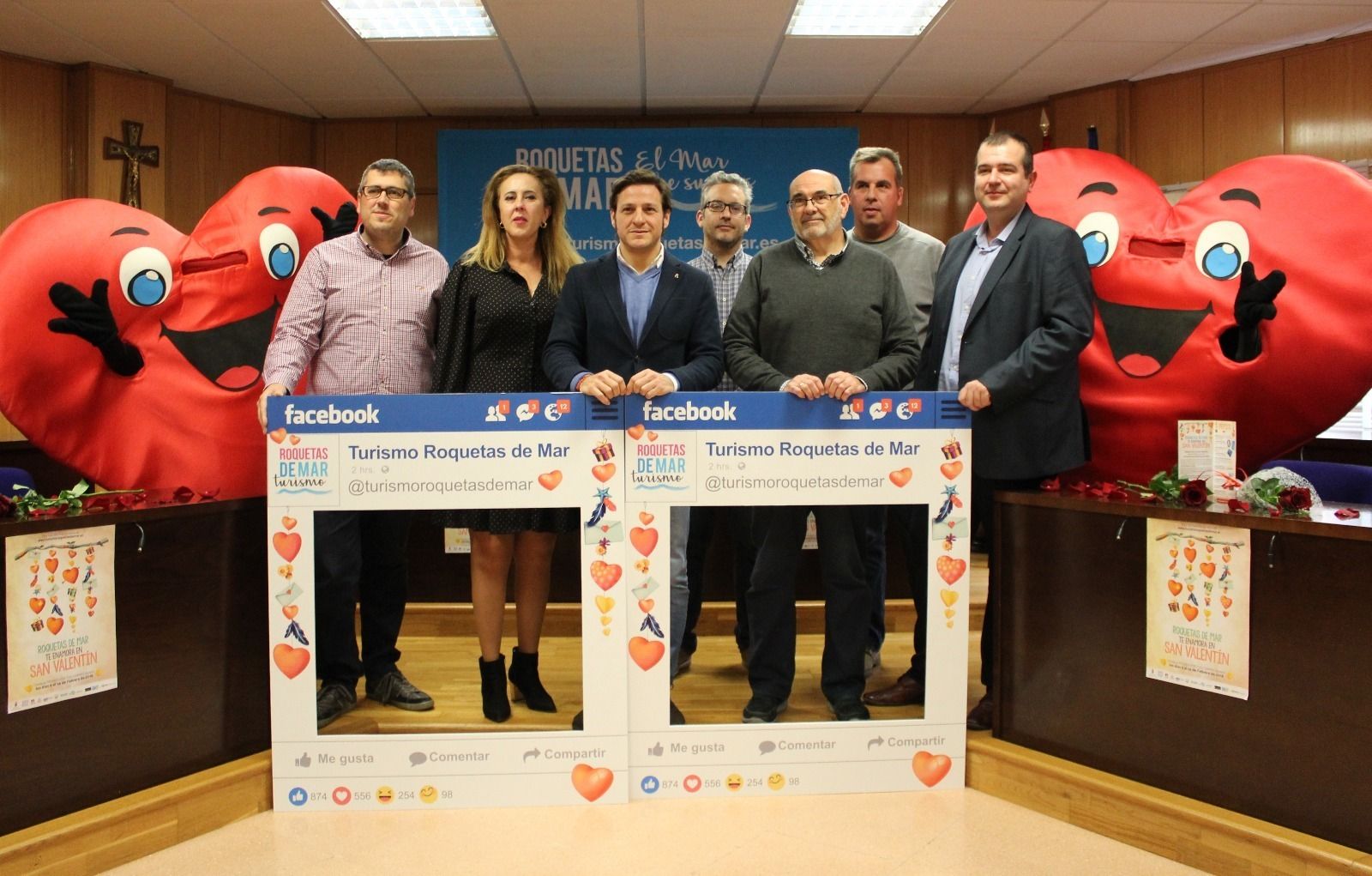 Luis Miguel Carmona y los representantes de las asociaciones de comerciantes presentaron la campaña con motivo del Día de los Enamorados.