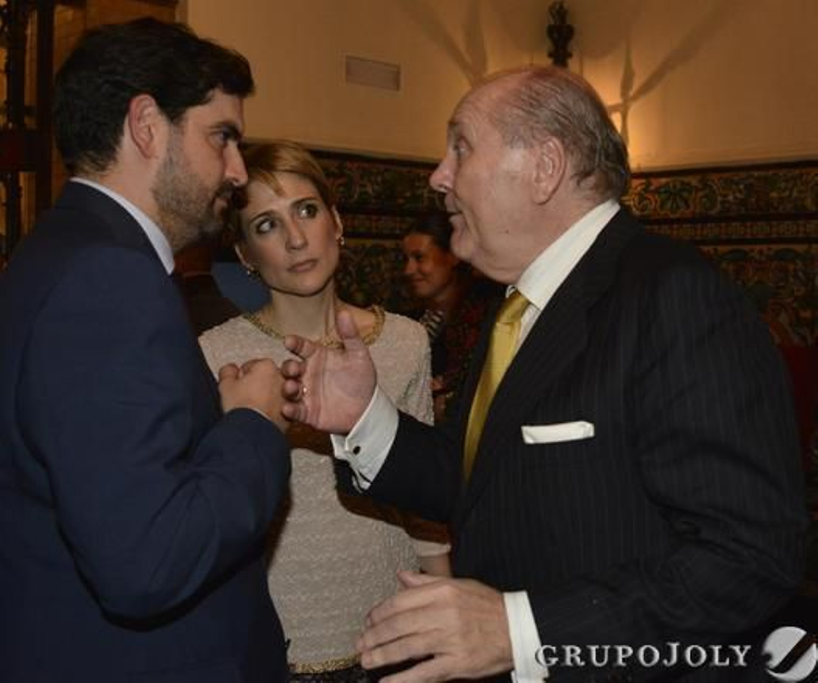 Jorge Romero y Carmen González, de Mercadona, con José Moya. / Reportaje gráfico: Antonio Pizarro, Juan Carlos Muñoz y Juan Carlos Vázquez