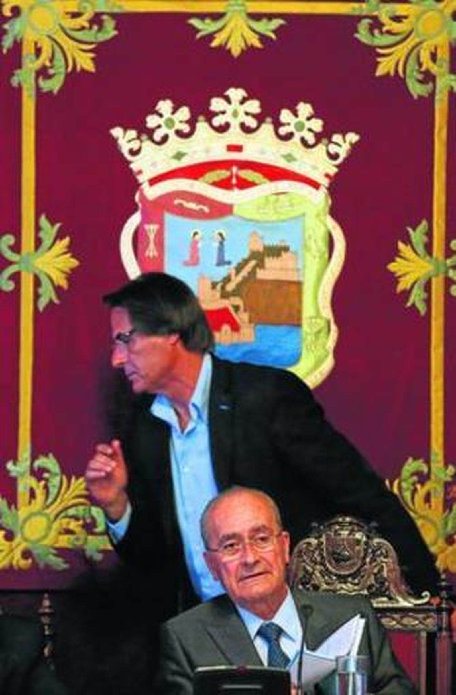 Caneda abandona el Pleno de ayer en presencia de De la Torre.