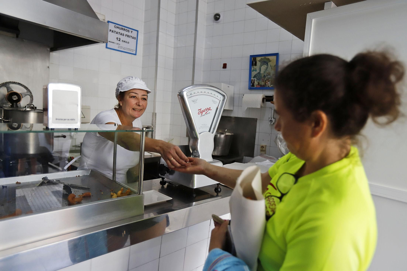 El comercio de cercanía se hace fuerte en los barrios de la ciudad de Huelva