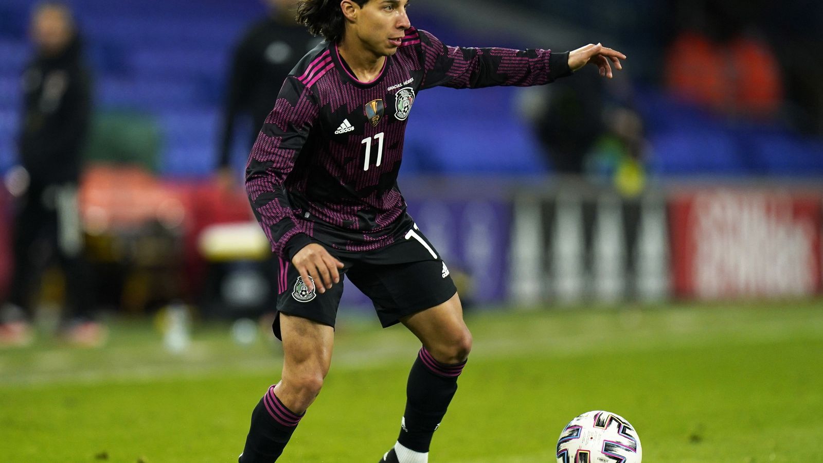 Diego Lainez en el Gales-México.