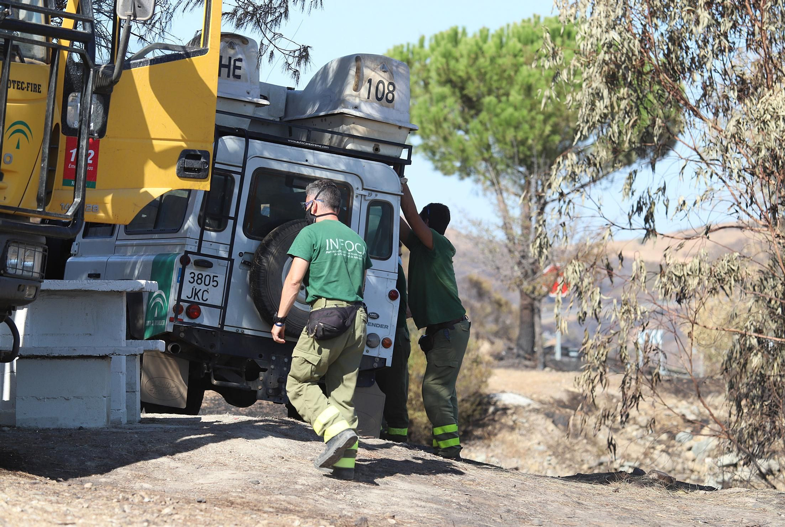 Imágenes de las zonas devastadas por el incendio de Almonaster la Real