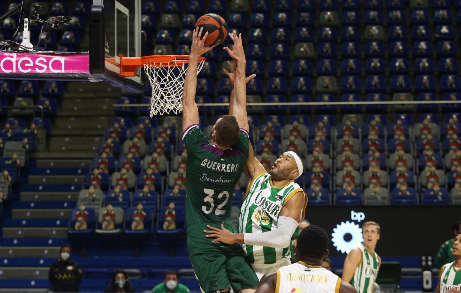 Un mate de Rubén Guerrero ante el Betis.