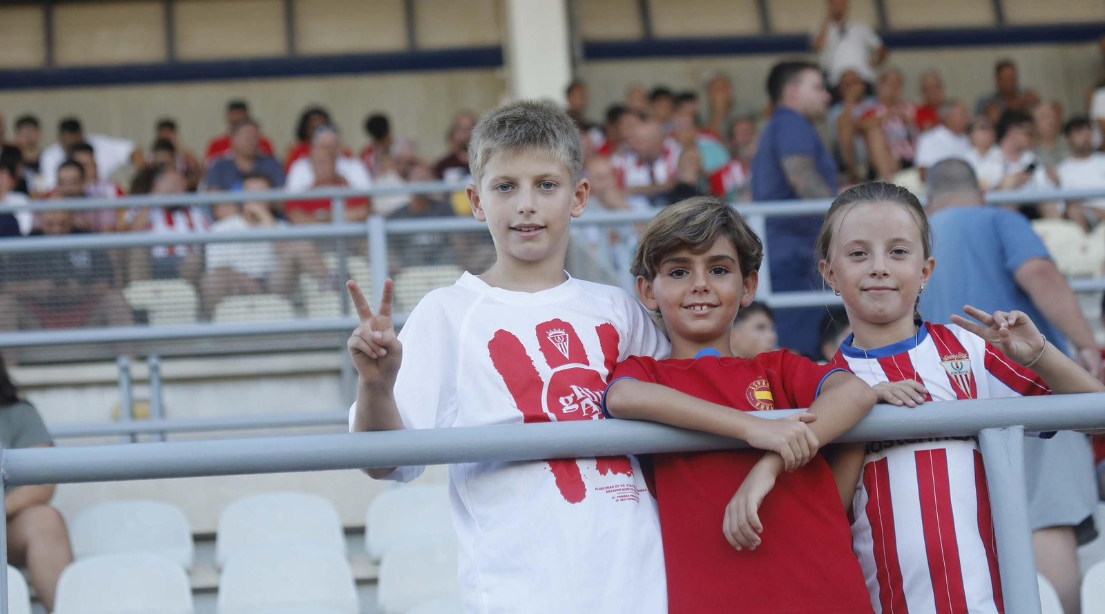 Búscate entre los aficionados del Algeciras CF - Sevilla Atlético en el Nuevo Mirador