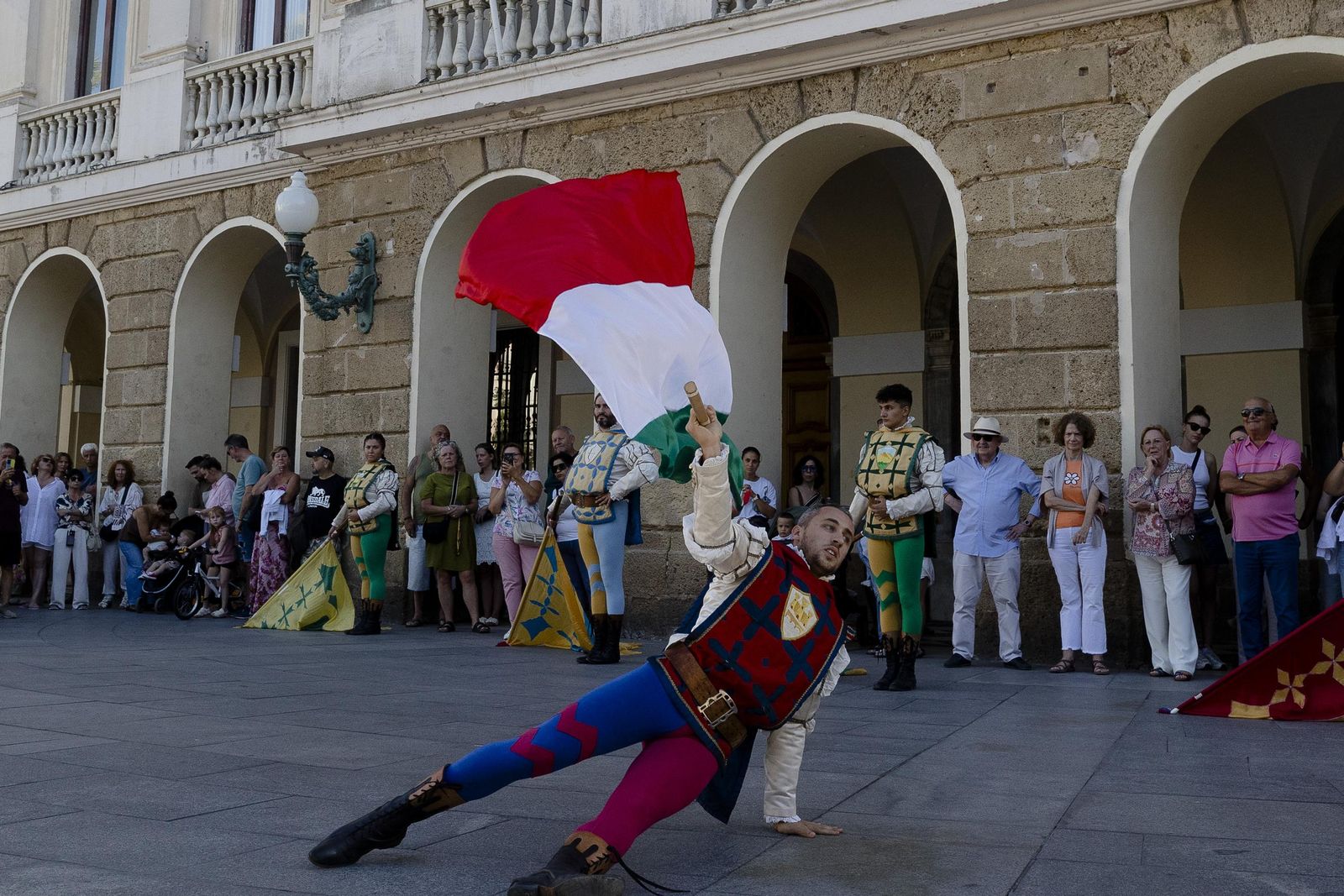 Las imágenes del desfile inaugural del XXX Festival de Folklore Ciudad de Cádiz