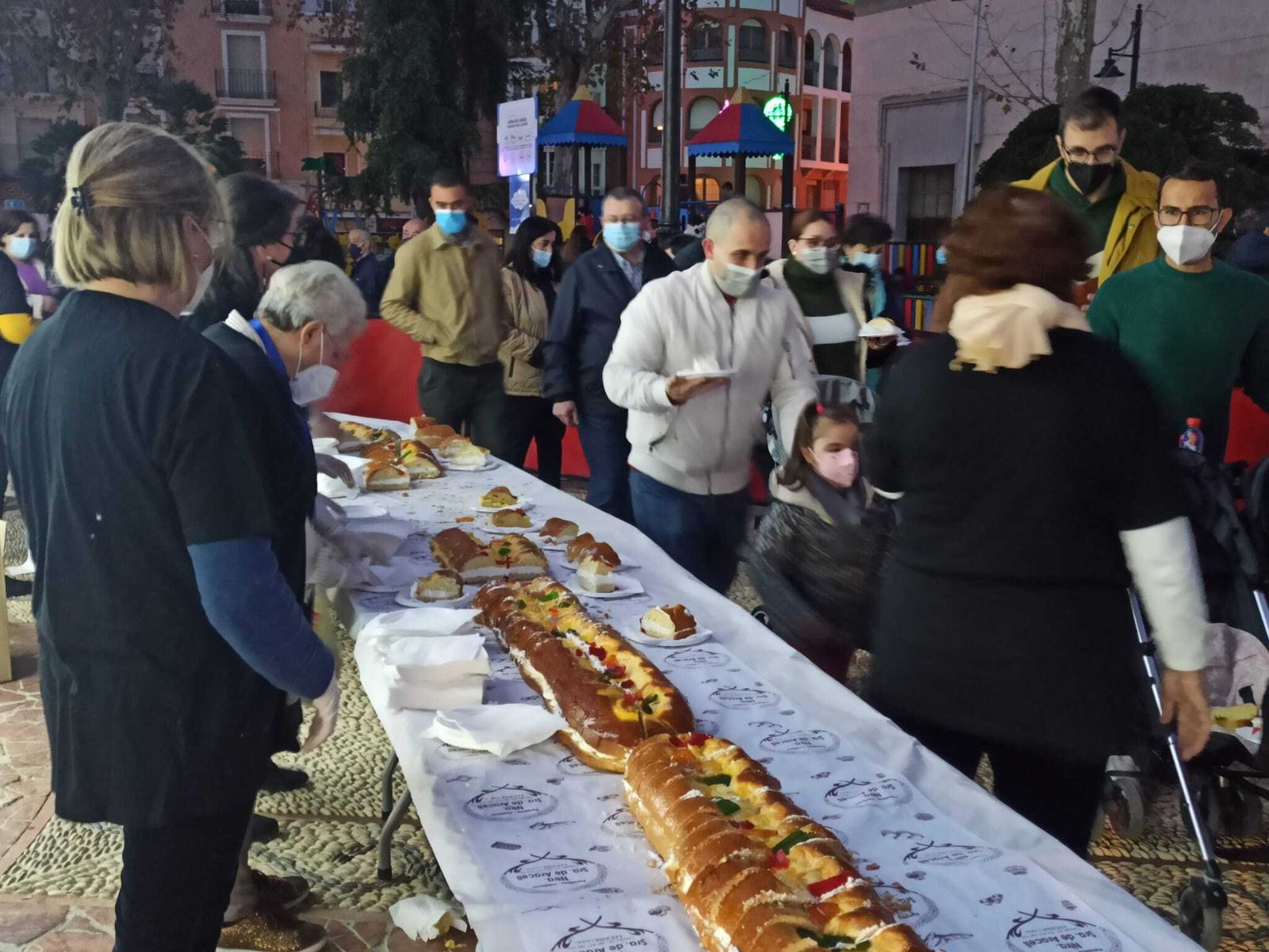 El roscón de Reyes gigante de Lucena, en fotografías