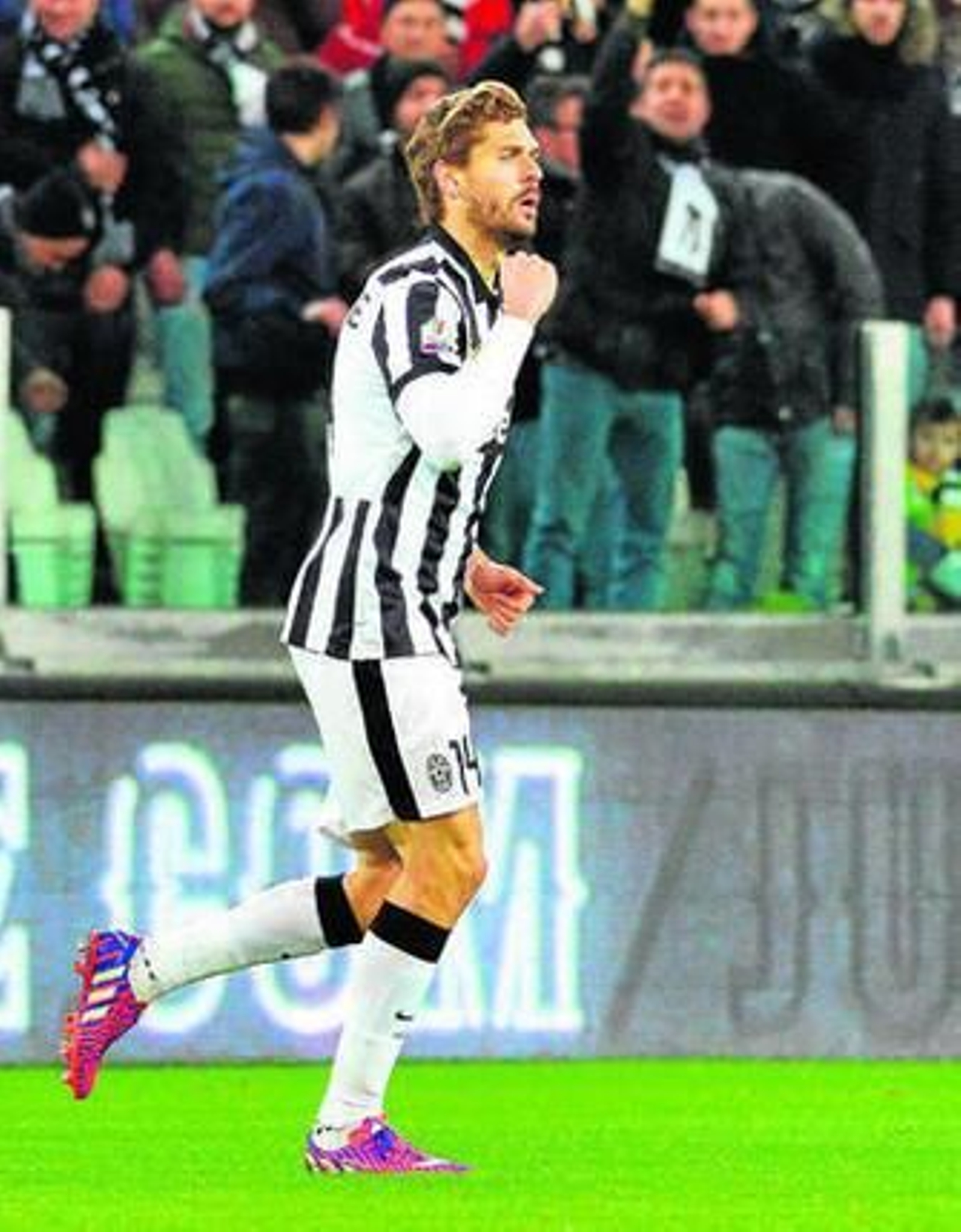 Llorente celebra un gol el curso pasado; ayer salió en el minuto 79.
