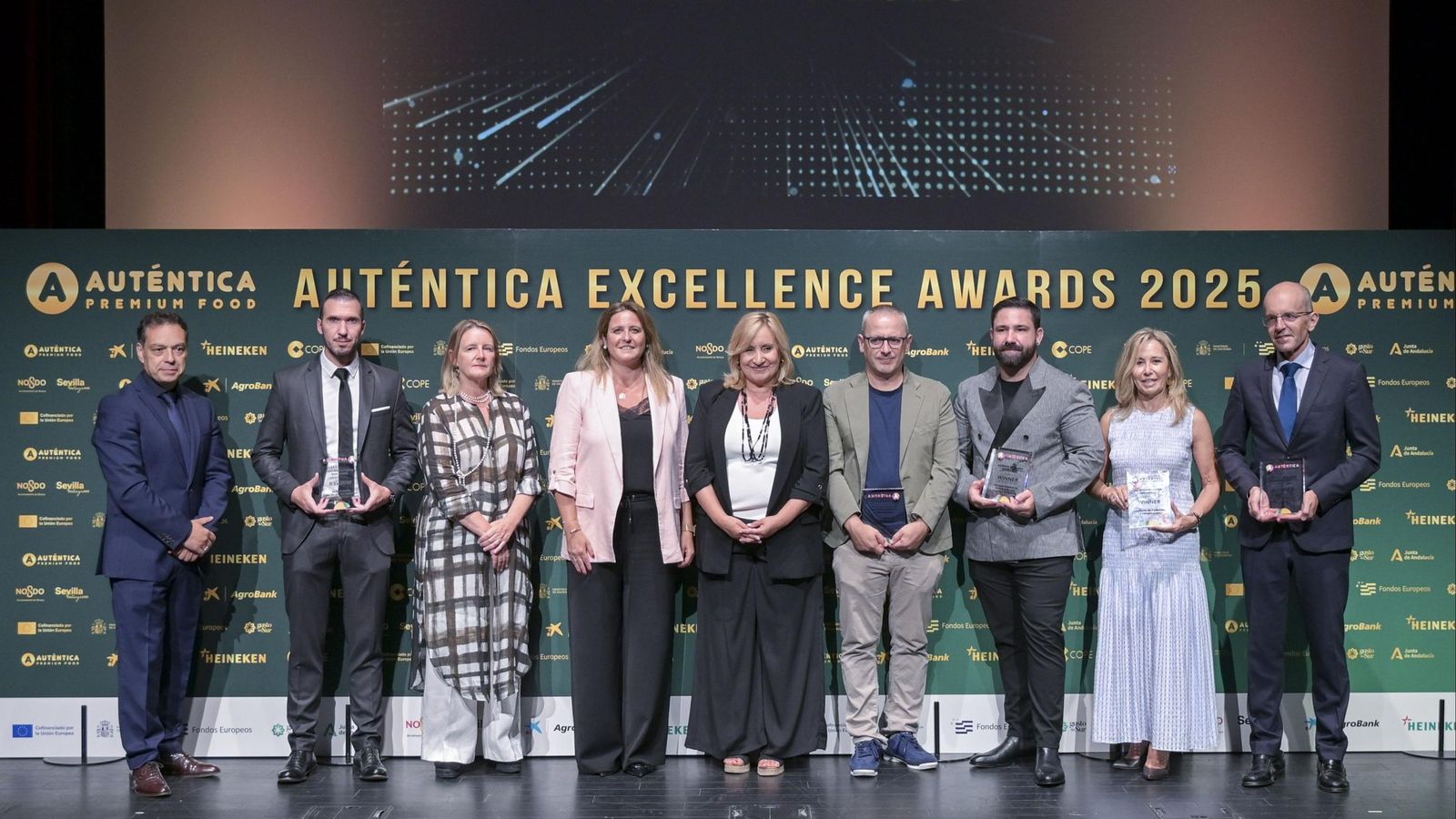 Foto Ganadores Auténitca Excellence Awards 2025