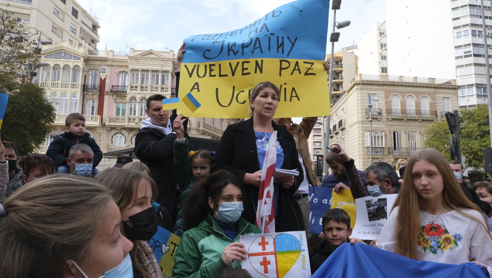 Fotogalería de las protestas contra la invasión rusa en Ucrania. Almería.
