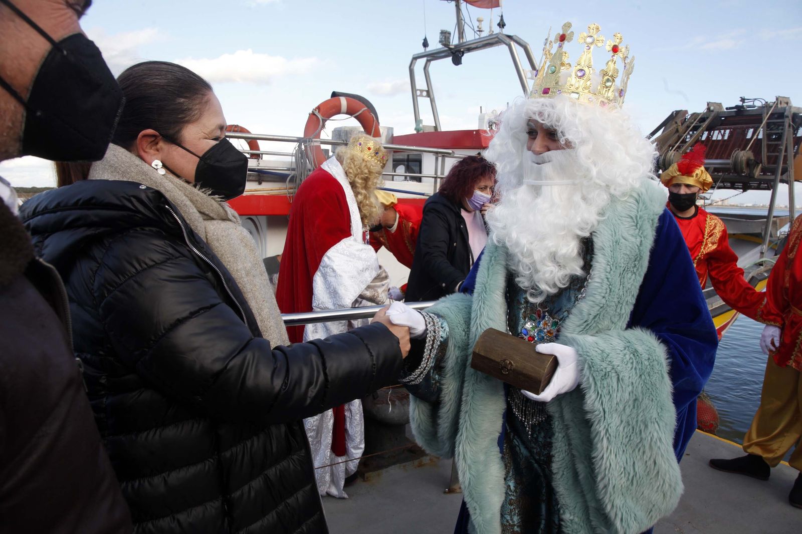 Imágenes de las cabalgatas de Reyes en Cartaya, Isla Cristina, Ayamonte y Punta Umbría