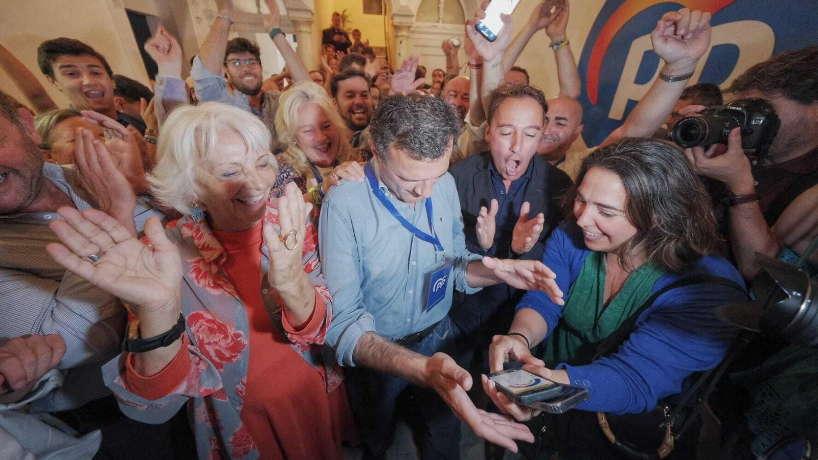 Todas las imágenes de la victoria del PP en Cádiz capital
