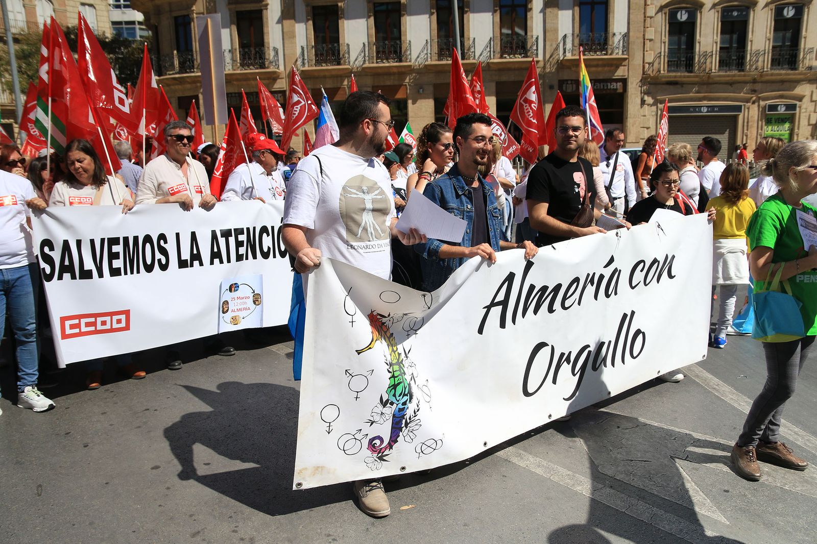 Los sanitarios de Almería se manifiestan contra la mala salud de la sanidad andaluza